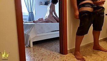 L'_idraulico spia mentre scopiamo nascosto premio pompino Leaeken