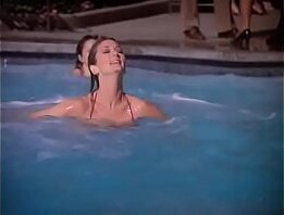 Simon &amp_ Simon: Sexy Bikini Girl