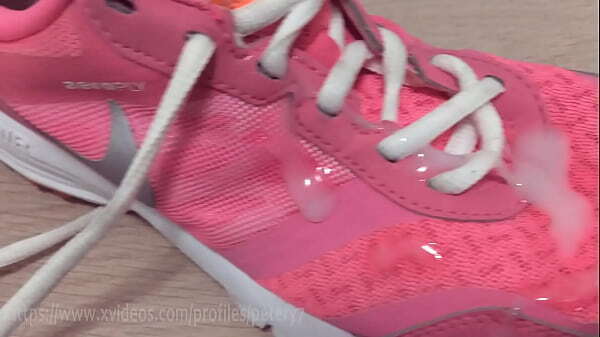 Fuck friend'_s sneaker