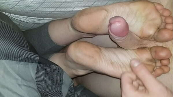 Dirty foot goddess letting stroke nasty feet after gets work