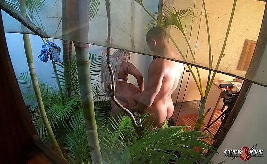 Wanessa Boyer tr&aacute_s c&acirc_meras durante filmagens Hector Vanille