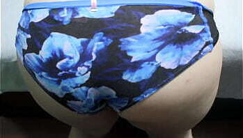 LATINA TAKES GETS CUMSHOT FROM BEHIND