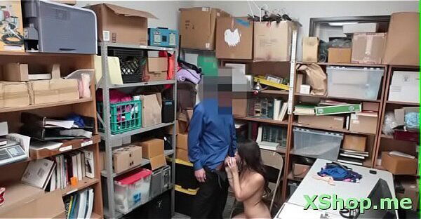 Playful floosy Taylor adores playing with clit