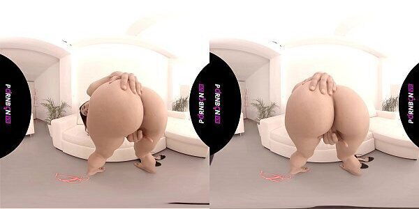 caliente actriz porno Valentina Bianco desnuda ense&ntilde_andote cuerpo pies, jugando polla follando contigo realidad virtual.