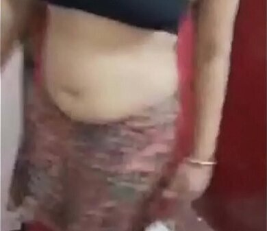 मादरचोदी ठरकी मोटी गांड़ मोटे चूतड़ों बड़े दूधवाली प्रतीक्षा मास्क पेटीकोट डांस मसाज (स्वैप गांड़ चुदाई अगले वीडियो साथ)