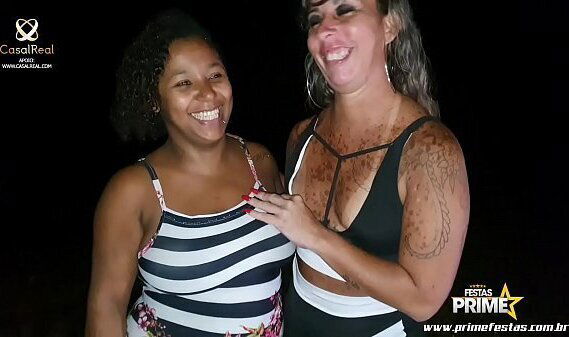 Duas Safadas entrando pica estranhos Gangbang meio mato