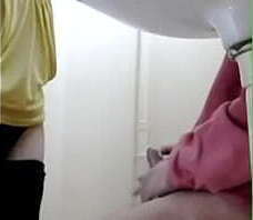 Escapada ba&ntilde_o cuando nuestros papas duermen siesta