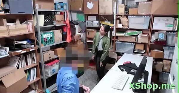 Glorious minx Jade Noir enjoys extreme