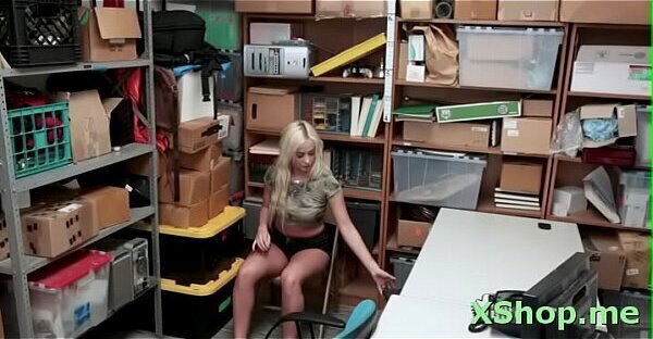 Dissolute Daisy cums hard meat member