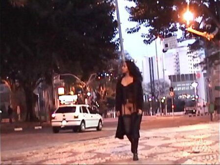 Andando Pelada Ruas S&atilde_o Paulo. Exibicionismo 100% Real