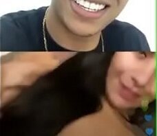 Carol mostra buceta live