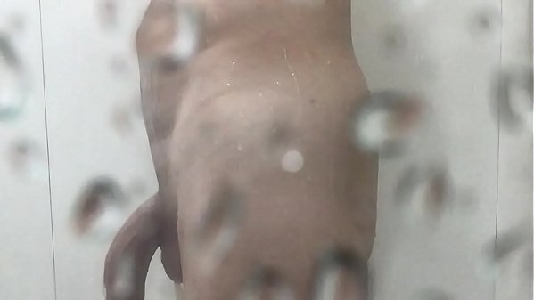 Gostoso flagrado banho, pensou vidro protegeria!