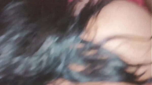 Plug enquanto como xota dela