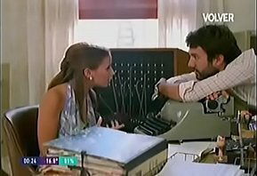 Jefe argentino se coge a su joven resepcionista en su auto