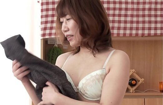 初撮り人妻ドキュメント 白崎恭子