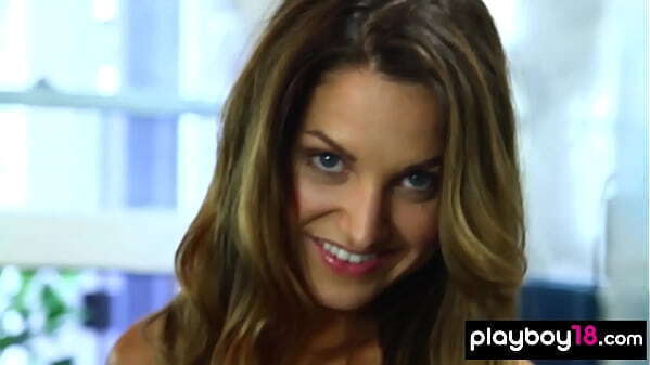 Julliet Bordeaux shows epic pussy