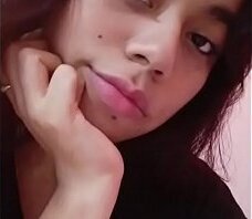 Karla madrigal, busc&oacute_ quien ayude gastos