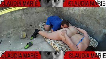 Para los fetichistas de las botas de cuero la gorda se pone perra.