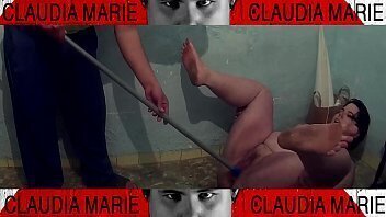 Meti&eacute_ndole palo escoba gorda coño. co&ntilde_o necesita limpieza nada mejor rasparle co&ntilde_o gorda para com&eacute_rmerlo.