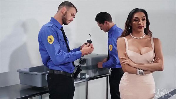 Brunette (Jessy Dubai) Gets Pounded Security Cliff Transangels