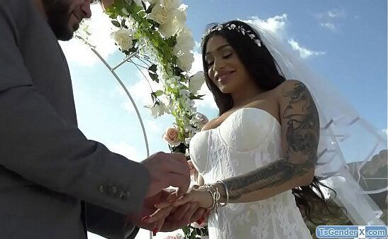 bride Maxim barebacked