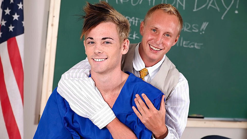 Fucked By The Straight Teacher - Taylor Garrett And Jesse Lacroix - ExposedEmos