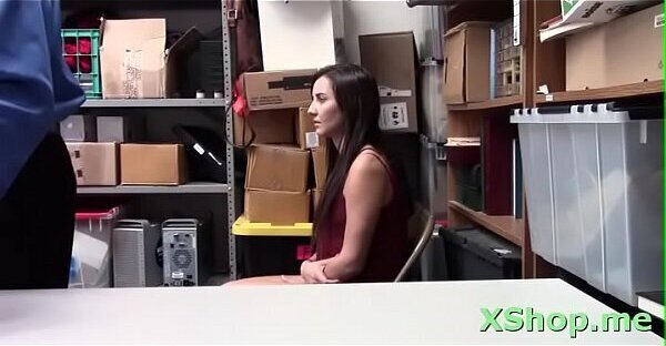 Overwhelming Jade Amber gets crotch licked