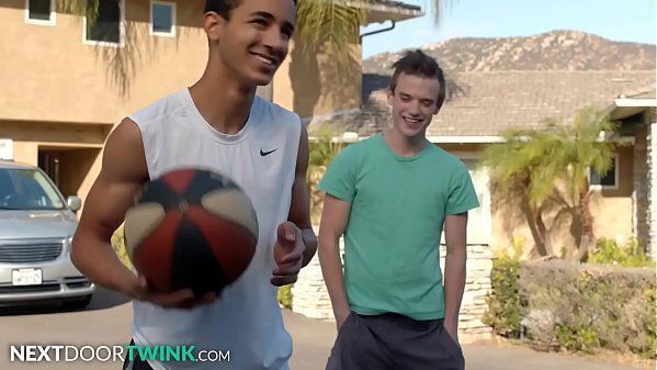 NextDoorTwink Scott Finn Helps Young Black Teen With Form