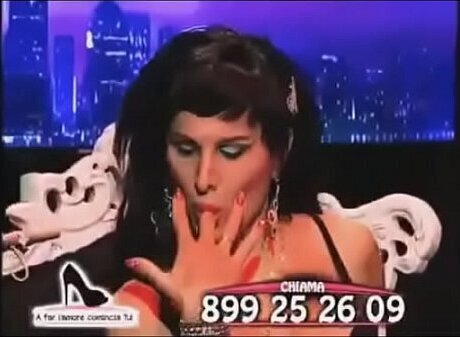 alessia bergamo spogliarello nuda hard show