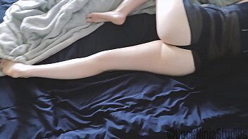 Wake Horny With Hard Pussy