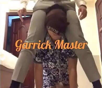 Master GARRICK humiliated CH&Oacute_ CHUI H&Aacute_NG