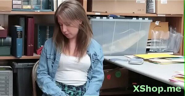 Sex-starved lady Brooke Bliss gets licked teased