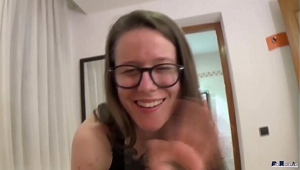 PORNOVATAS.COM PEQUE&Ntilde_A JOVENCITA AMERICANA AMATEUR CALIENTE TRAGA LECHE