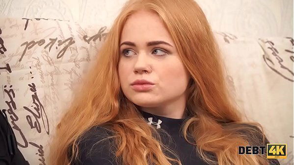 DEBT4k. jolie fille Rose Wild ach&egrave_te &eacute_norme t&eacute_l&eacute_vision mais peut payer
