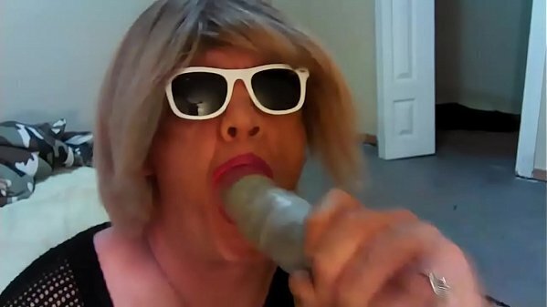 Oralllee.homemade dildo whore.NASTY