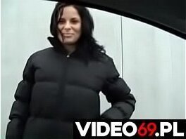 Polskie porno Niemoralna propozycja dziewczyny stacji benzynowej