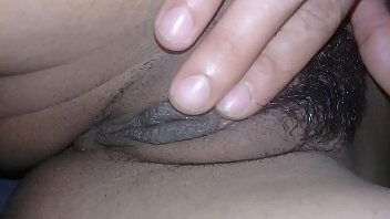 Esposinha tocando chupando