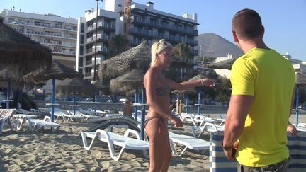 Pick-up gal on the beach and fuck her