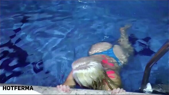 Fodendo gordel&iacute_cia piscina