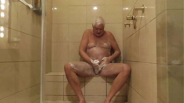 DADDY'_S KINKY HOTEL SHOWER WANK