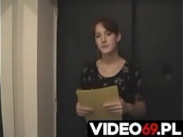 Polskie porno - Pani komornik nie odm&oacute_wiła mi zrobienia szybkiego i głębokiego lodzika