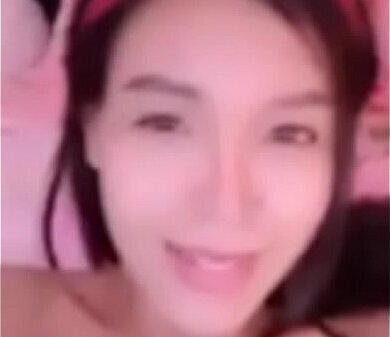 กลุ่มลับไลฟ์สดสาวไทยสุดสวยแหย่ควยปลอมใส่หีครางดังมาก