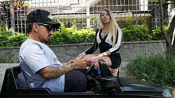 50tinha pauzudo comendo loirinha Pistolinha Ator Bianca Demarchi