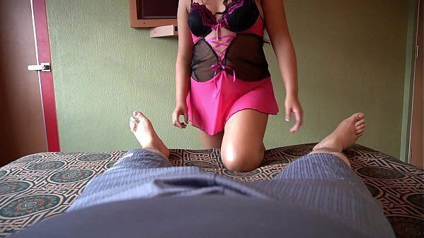 Dulces sue&ntilde_os: hermana pervetida mete cuarto hermanastro saca leche