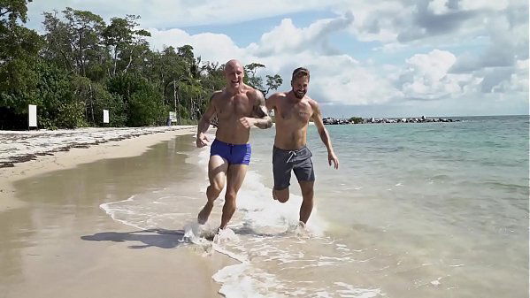 GAYWIRE Trevor Laster Gets Good Beach With Help From Wesley Woods