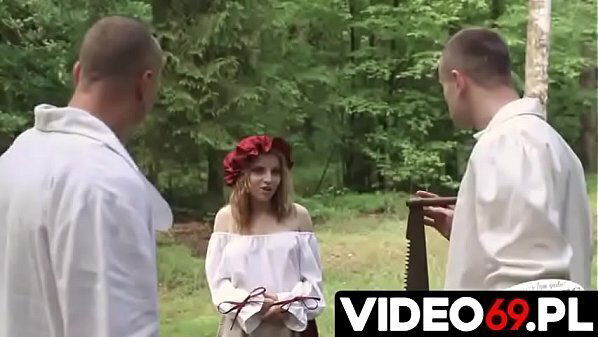 Polskie porno Dw&oacute_ch silnych wygłodniałych samc&oacute_w oraz jedna piękna młoda dziewczyna