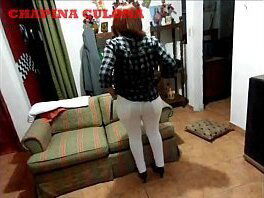 Sexo sesion CULONA deliciosa mujer modelando ricas nalgas chimadola perrito. Pantal&oacute_n blanco super tanga negra. encanta pelirroja puta para darme culo rico!!!!