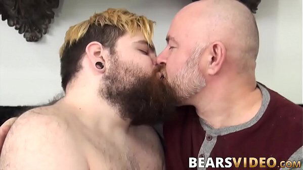 Bears named Claudio White English enjoy making love