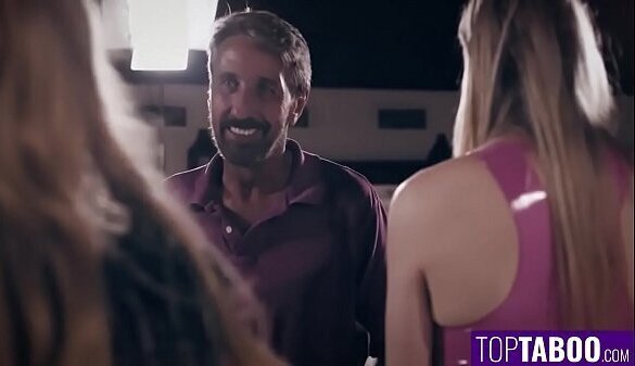 Ebony Spreading Legs Moldel