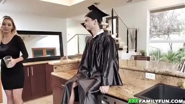 COGIENDO DESPUES GRADUACI&Oacute_N